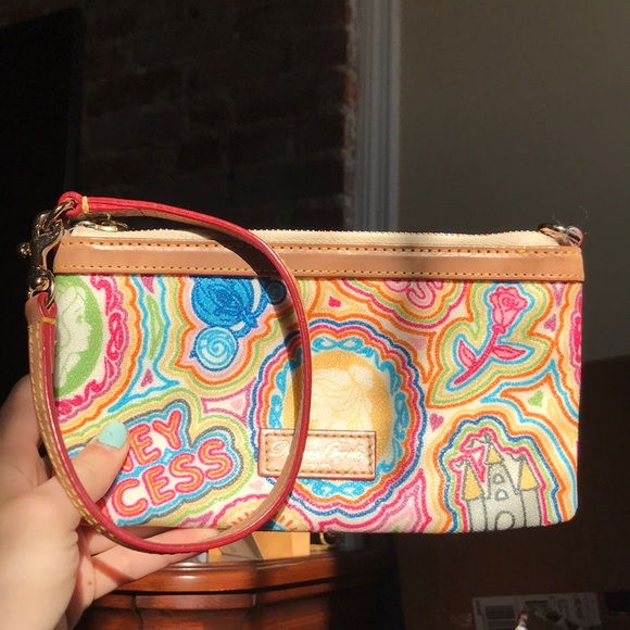 Disney Dooney & Bourke - 👸🏻👸🏼👸🏾 - Picture 1 of 7